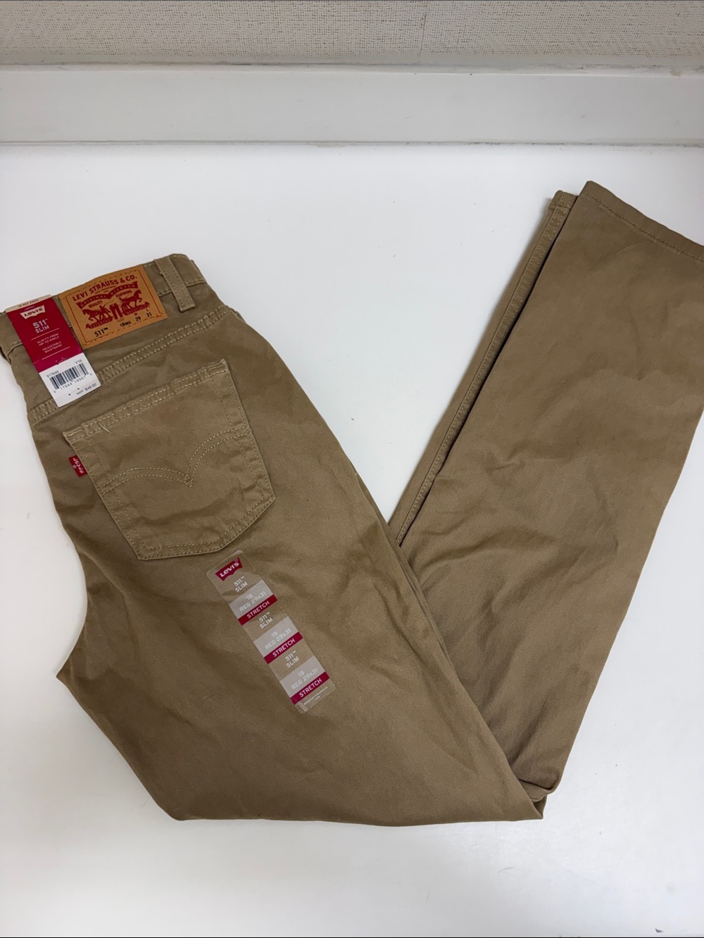 NWT Levi's Khaki Straight-Fit Chinos